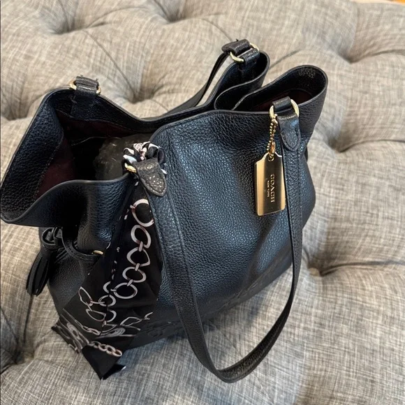 Coach Andy Black Pebbled Leather Carriage Logo Tote - Picture 12 of 17